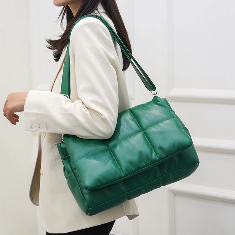 2021 Winter Trends Shoulder Bag Women Plaid Quilted Handbag Ladies Luxury Designer Crossbody Bag Soft Leather Sling Bag
2021 Winter Trends Shoulder Bag Women Plaid Quilted Handbag Ladies Luxury Designer Crossbody Bag Soft Leather Sling Bag