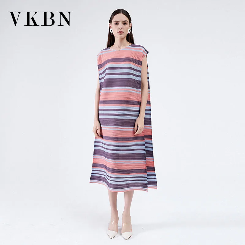 VKBN Summer Dress 2021 News Printed Striped Loose Dress Sleeveless O-Neck Fashion Dress Elegant Pleated Fabric Women Clothing
VKBN Summer Dress 2021 News Printed Striped Loose Dress Sleeveless O-Neck Fashion Dress Elegant Pleated Fabric Women Clothing