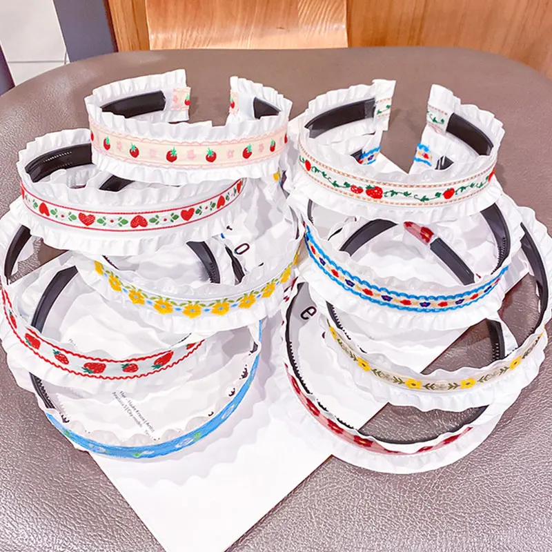 Vintage Flower Fruit Print Hair Hoop Wide-brimmed Lace Wave HairbandsSweet Embroidery Headband Fashion Hair Accessories
Vintage Flower Fruit Print Hair Hoop Wide-brimmed Lace Wave HairbandsSweet Embroidery Headband Fashion Hair Accessories