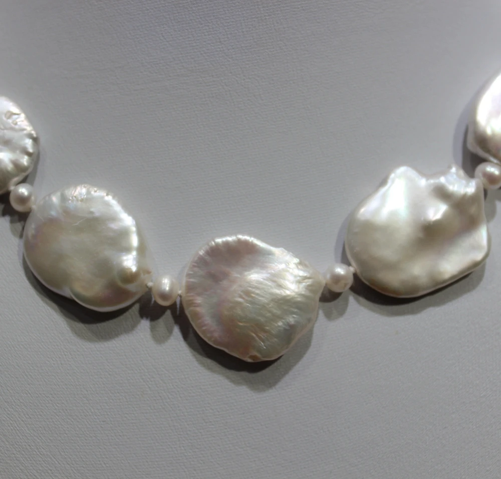 Beautiful Big natural white freshwater pearl necklace coin shaped 18x22mm -22x29mm18INCH
Beautiful Big natural white freshwater pearl necklace coin shaped 18x22mm -22x29mm18INCH