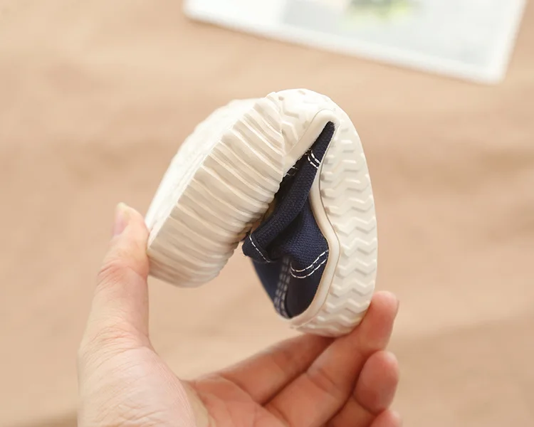 Autumn Solid Color Children's Casual Shoes Soft Bottom Breathable Casual Shoes Student Canvas Shoes 
Autumn Solid Color Children's Casual Shoes Soft Bottom Breathable Casual Shoes Student Canvas Shoes