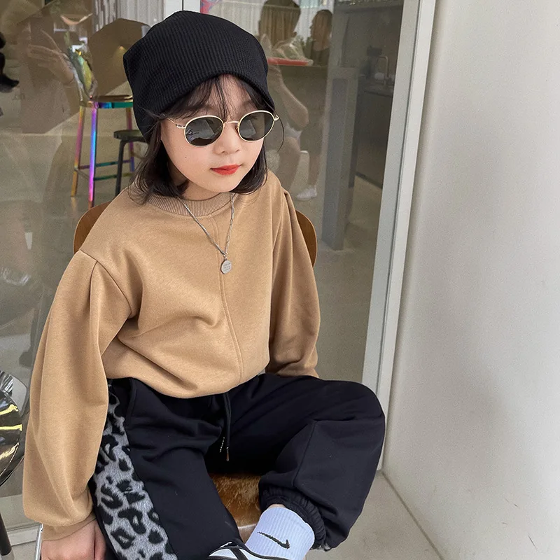 2021 Autumn Girls' Casual Loose Korean Version Solid Color Bubble Sleeve Round Neck Sweater Middle School Children's Top
2021 Autumn Girls' Casual Loose Korean Version Solid Color Bubble Sleeve Round Neck Sweater Middle School Children's Top