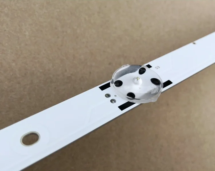 (New Kit)10 PCS 5LED 558mm*1.5mm LED backlight strip for SVH550AL2 5LED LED55EC550UA LED55EC320A
(New Kit)10 PCS 5LED 558mm*1.5mm LED backlight strip for SVH550AL2 5LED LED55EC550UA LED55EC320A