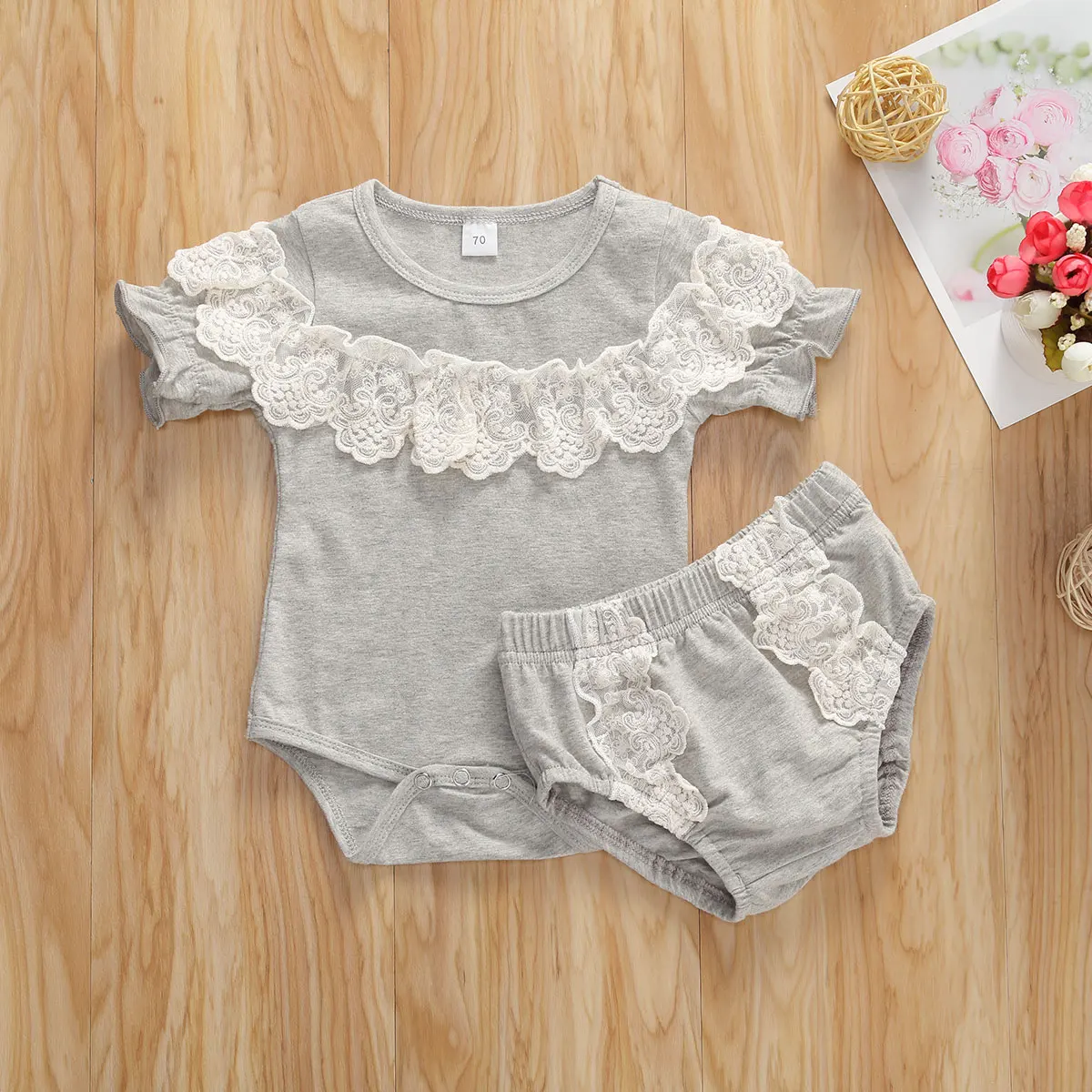 Комбинезон для новорожденных комплект из двух предметов футболка шорты вязаный