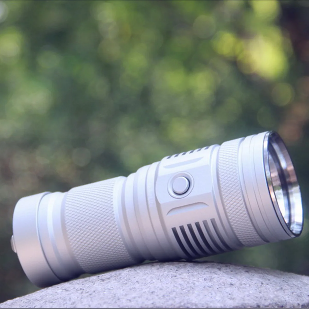 HaikeLite MT01 Flashlight XHP50.2 2500Lumen 3-section 18650 Telescorer Outdoor Camping Led Lamp Torch Light Emergency Lamps
HaikeLite MT01 Flashlight XHP50.2 2500Lumen 3-section 18650 Telescorer Outdoor Camping Led Lamp Torch Light Emergency Lamps