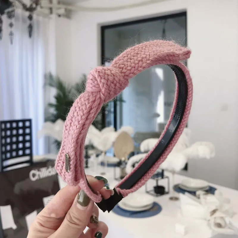 2021 New Women Headwear Handmade Braided Hairbands Bow Knotted Knitted Headband wool Bezel Hair Hoop Hair Accessories
2021 New Women Headwear Handmade Braided Hairbands Bow Knotted Knitted Headband wool Bezel Hair Hoop Hair Accessories
