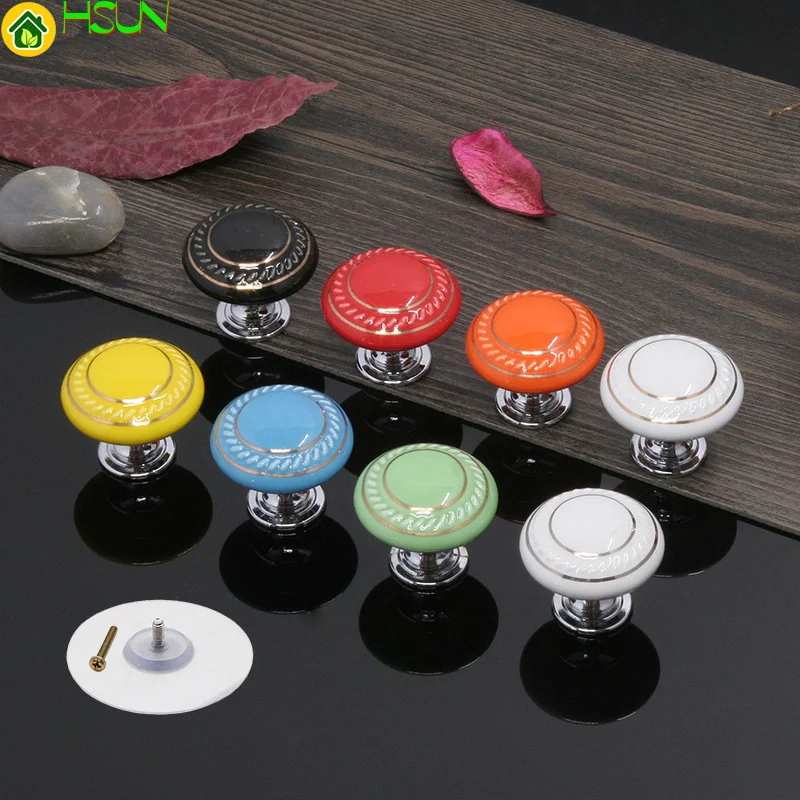 2 pcs Color cabinet door handle hole free adhesive handle drawer cabinet strong suction cup handle furniture cabinet handle
2 pcs Color cabinet door handle hole free adhesive handle drawer cabinet strong suction cup handle furniture cabinet handle