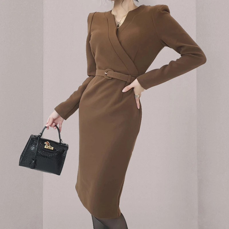 Elegant Office Lady V-Neck Long Sleeve Midi Dresses With Belt Business Work Uniform Solid Vestidos Autumn Winter Female Clothing
Elegant Office Lady V-Neck Long Sleeve Midi Dresses With Belt Business Work Uniform Solid Vestidos Autumn Winter Female Clothing