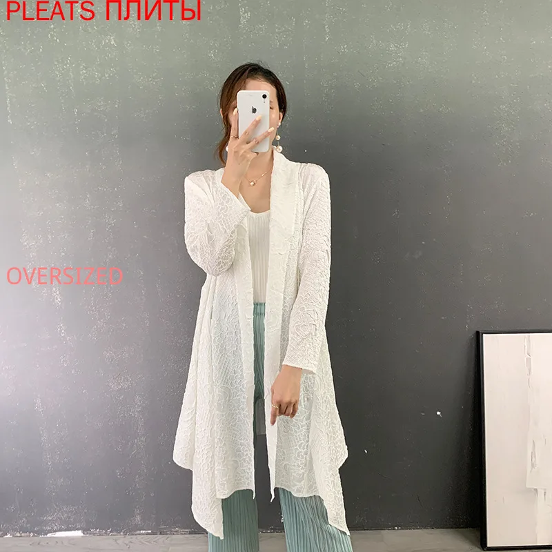 

Miyake Pleated White Coat Winter New Embossed Windbreaker Thinner Mid-length Cardigan Pleated Outer Cover PLEATS Casaco Feminine