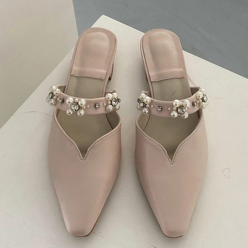 Big Size Women Mules Slippers 2022 New Low Heels Slides Fashion Pointed Toe String Bead Casual Shoes Female Sandals Ladies Shoes
Big Size Women Mules Slippers 2022 New Low Heels Slides Fashion Pointed Toe String Bead Casual Shoes Female Sandals Ladies Shoes