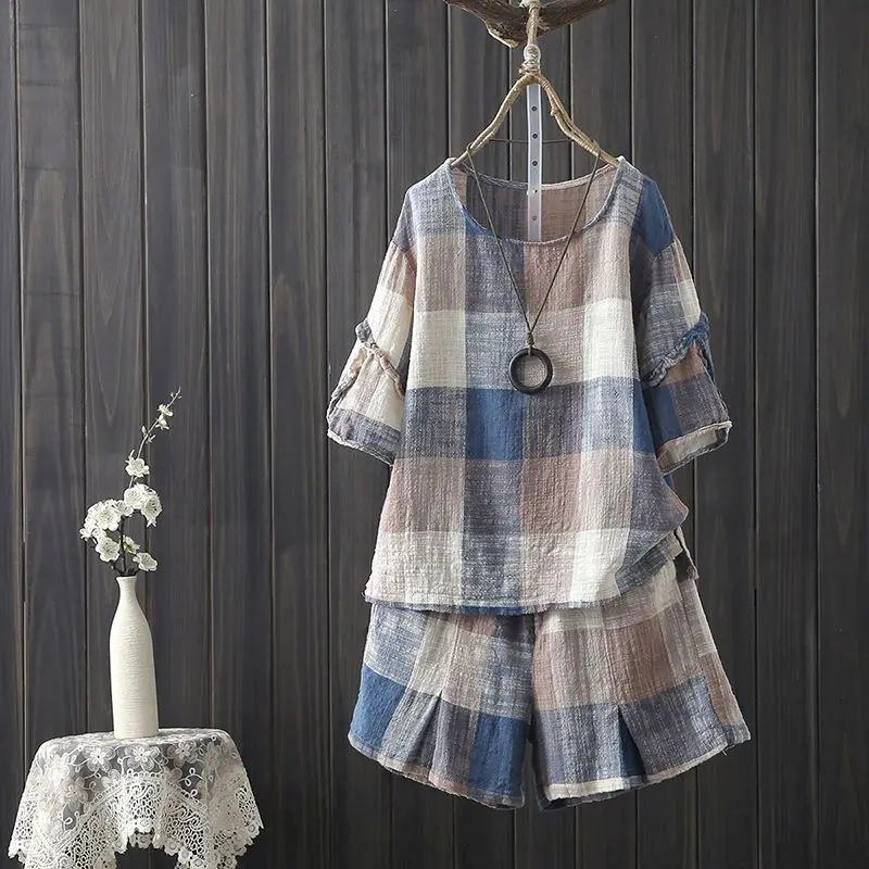2022 Summer Womens Suits Student Art Casual Cotton Linen Plaid T-shirt Suits Female Short Sleeve T Shirt Shorts Two Piece Suit
2022 Summer Womens Suits Student Art Casual Cotton Linen Plaid T-shirt Suits Female Short Sleeve T Shirt Shorts Two Piece Suit