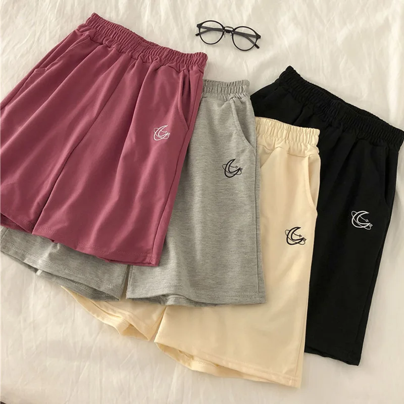2021 summer High Waist Wide Leg Short Pants Women Moon embroidery Knee Length Pants Korean cotton Casual loose Pocket sweatpants
2021 summer High Waist Wide Leg Short Pants Women Moon embroidery Knee Length Pants Korean cotton Casual loose Pocket sweatpants