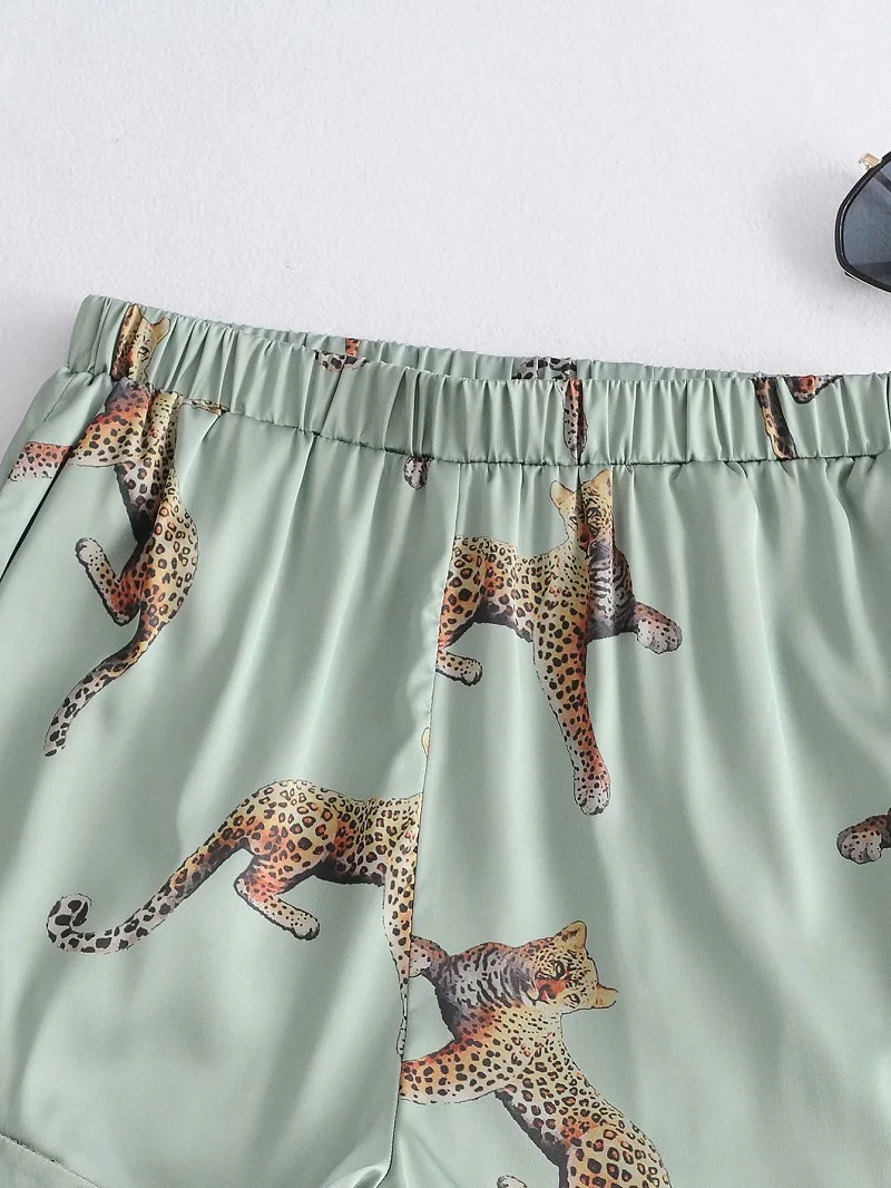 Donsignet 2021 Women Pajams Animal Printing Leopard Female Sleepwear Casual Shorts Set Loungewear Women
Donsignet 2021 Women Pajams Animal Printing Leopard Female Sleepwear Casual Shorts Set Loungewear Women