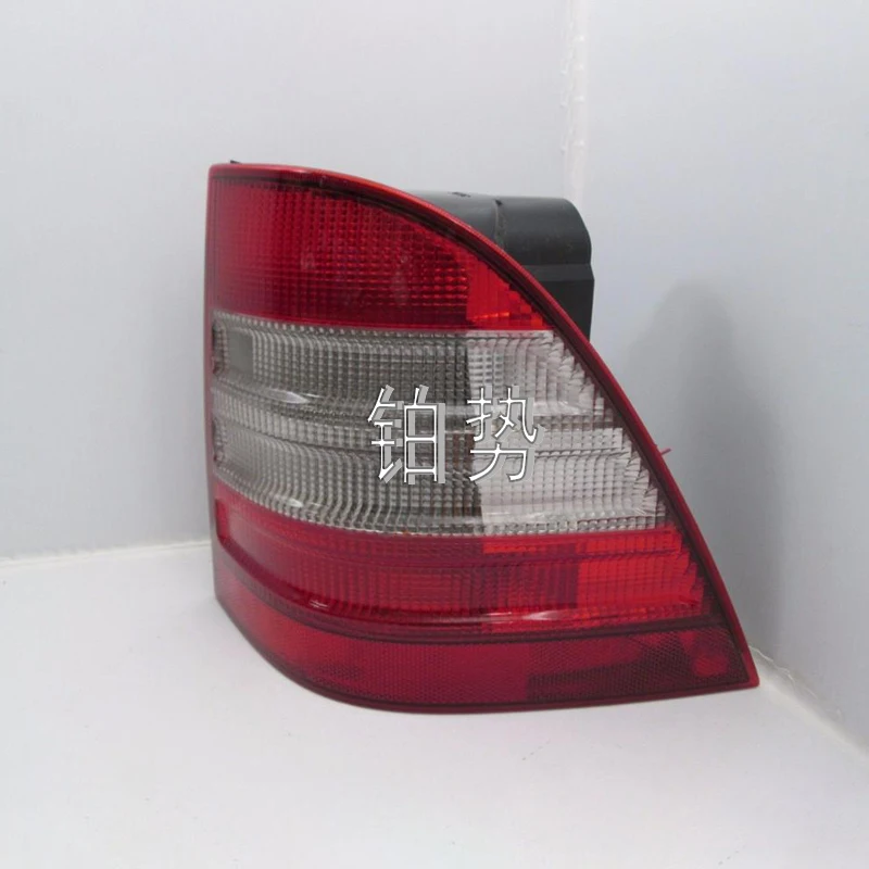 Car Combination tail light left side mer ced esb enzML 270 ML 320 ML 350 W163 rear tail light assembly turn signal brake light
Car Combination tail light left side mer ced esb enzML 270 ML 320 ML 350 W163 rear tail light assembly turn signal brake light