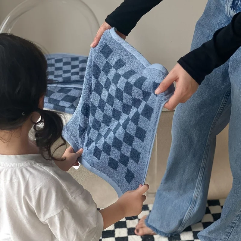 Клетчатое полотенце для лица Buffalo, ретро-полотенце в шахматную клетку, полотенце с присоской для волос в шахматную клетку, для семьи и отеля
Клетчатое полотенце для лица Buffalo, ретро-полотенце в шахматную клетку, полотенце с присоской для волос в шахматную клетку, для семьи и отеля