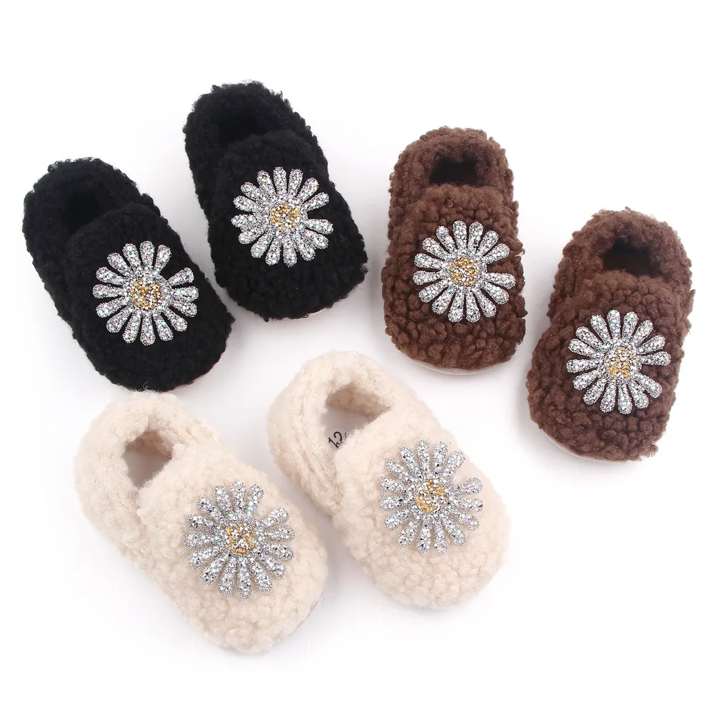 Autumn and winter baby cotton shoes baby shoes soft soled walking shoes sunflower drill baby shoes warm shoes
Autumn and winter baby cotton shoes baby shoes soft soled walking shoes sunflower drill baby shoes warm shoes