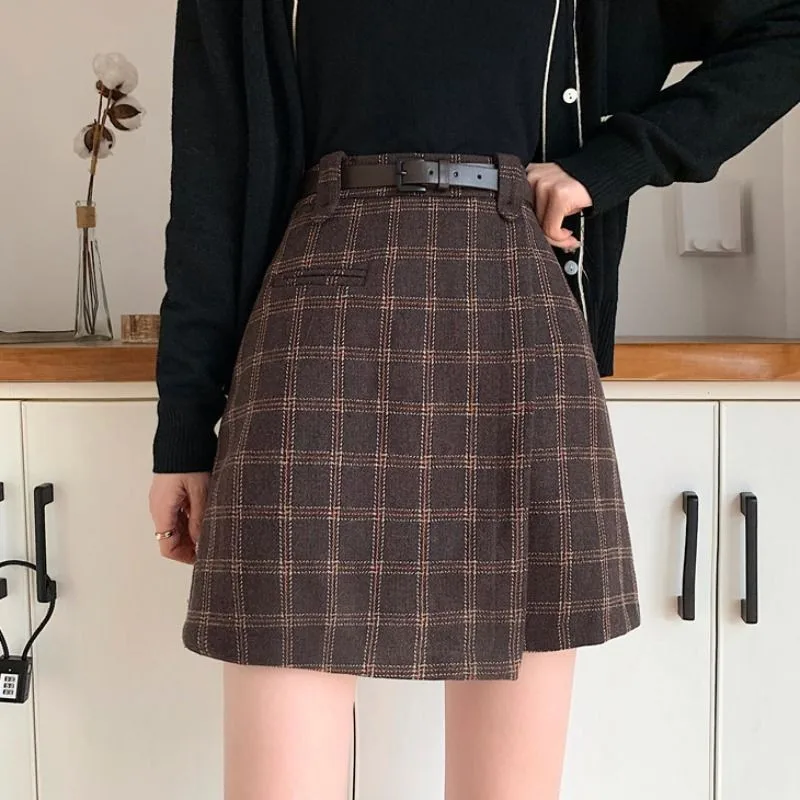High Waist A Line Mini Skirt For Women Autumn Winter Casual Streetwear Plaid Skirt Ladies Vintage Short Skirt
High Waist A Line Mini Skirt For Women Autumn Winter Casual Streetwear Plaid Skirt Ladies Vintage Short Skirt