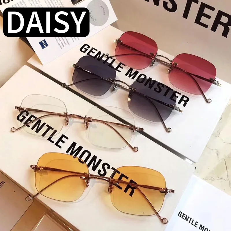 Gentle Monster Sunglasses For Men Women Vintage Luxury Brand Designer Trending Clear Products UV400 DAISY FramelesGM Sun Glasses
Gentle Monster Sunglasses For Men Women Vintage Luxury Brand Designer Trending Clear Products UV400 DAISY FramelesGM Sun Glasses