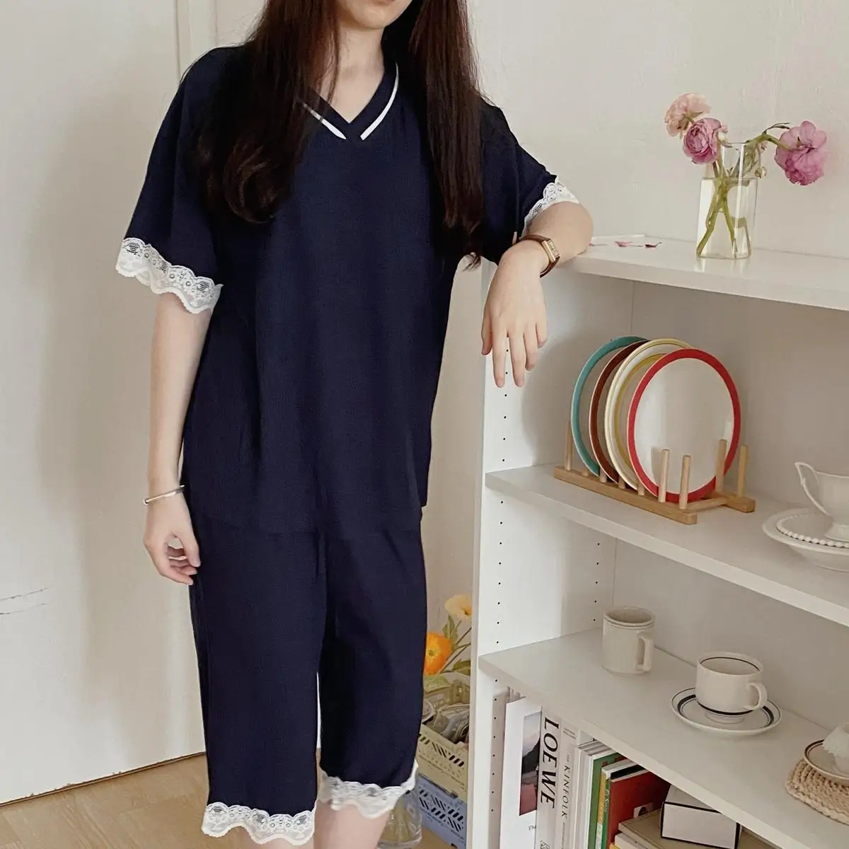 Model Soft Summer Pajamas Set Women Lace Patchwork V-Neck Navy Blue Home Suit Korean Breathable Vintage Home Clothes
Model Soft Summer Pajamas Set Women Lace Patchwork V-Neck Navy Blue Home Suit Korean Breathable Vintage Home Clothes
