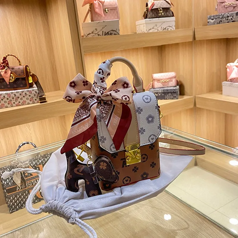 Небольшая Квадратная дамская сумочка High Sense of Western Style для коррекции дальнозоркости, Универсальная Ретро-сумка-мессенджер через плечо, Cc
Небольшая Квадратная дамская сумочка High Sense of Western Style для коррекции дальнозоркости, Универсальная Ретро-сумка-мессенджер через плечо, Cc