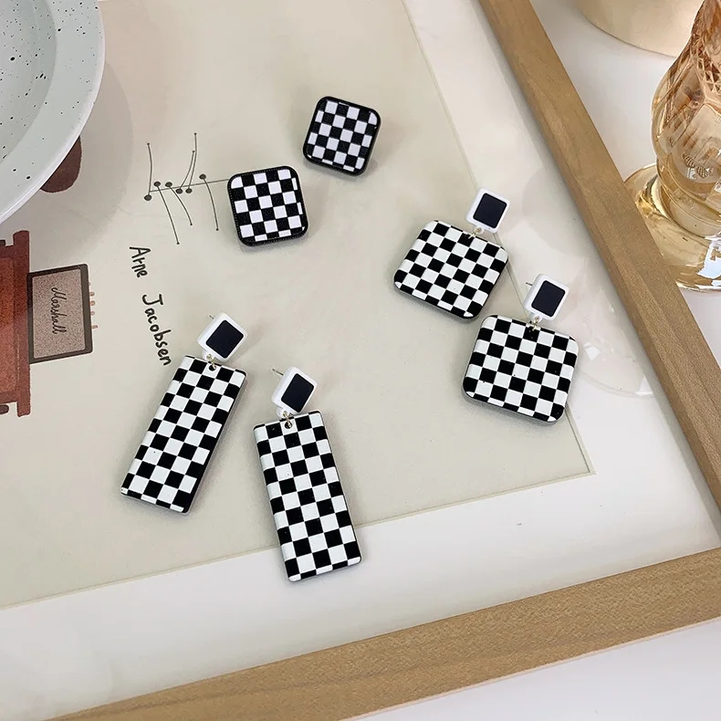 MISSNICE Trendy Popular Design Black And White Checkerboard Earrings Moda Simplest design Jewelry Pendientes Mujer Moda
MISSNICE Trendy Popular Design Black And White Checkerboard Earrings Moda Simplest design Jewelry Pendientes Mujer Moda