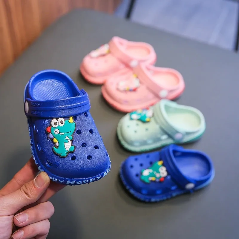 2021 Baby Light Blue Dinosaur Slippers Cute Cartoon Animal Slippers For Boys Girls Kids Summer Beach Shoes Garden Clogs Sandals 
2021 Baby Light Blue Dinosaur Slippers Cute Cartoon Animal Slippers For Boys Girls Kids Summer Beach Shoes Garden Clogs Sandals