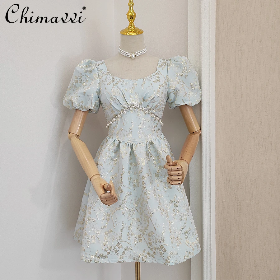 2021 Summer Square Collar Gold Line Jacquard Short Puff Sleeve Short Dress Women Waist Slimming Beads Rhinestones Dress
2021 Summer Square Collar Gold Line Jacquard Short Puff Sleeve Short Dress Women Waist Slimming Beads Rhinestones Dress