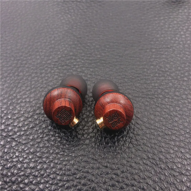 

diy earphone head MMCX pluggable wooden shell