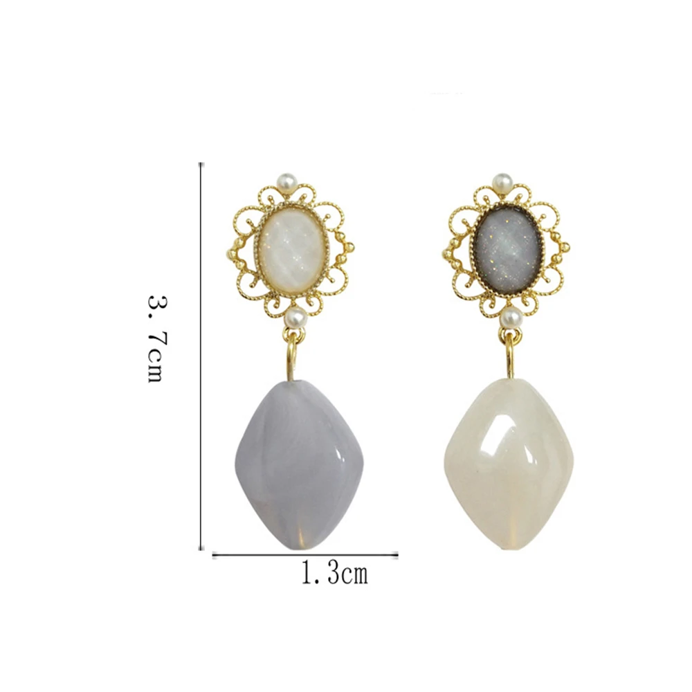 New S925 French Gentle Super Fairy Imitation Pearl Plating Resin Earrings Retro Style Pearl Pattern Temperament Female
New S925 French Gentle Super Fairy Imitation Pearl Plating Resin Earrings Retro Style Pearl Pattern Temperament Female