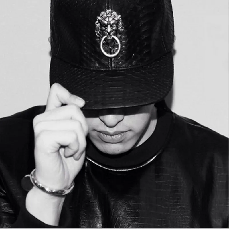 Mode Baseball Cap Vrouwen Herfst Faux Lederen Cap Hiphop Snapback Hoeden Voor Mannen Hoed Voor Vrouwen
Mode Baseball Cap Vrouwen Herfst Faux Lederen Cap Hiphop Snapback Hoeden Voor Mannen Hoed Voor Vrouwen