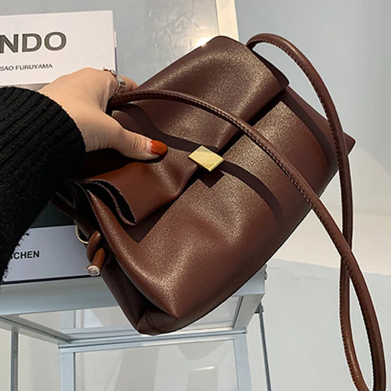 Simple Solid Color Vintage Brand Designer PU Leather Flap Crossbody Bags for Women 2021 Luxury Shoulder Bag Lady Small Handbags
Simple Solid Color Vintage Brand Designer PU Leather Flap Crossbody Bags for Women 2021 Luxury Shoulder Bag Lady Small Handbags