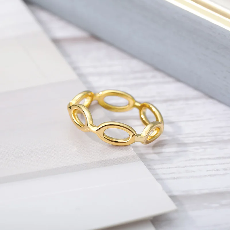 Gold Color Twist Classical Geometric Ring Wedding Engagement Ring for Woman Girls Austrian Christmas Gift Rings Bague Femme
Gold Color Twist Classical Geometric Ring Wedding Engagement Ring for Woman Girls Austrian Christmas Gift Rings Bague Femme