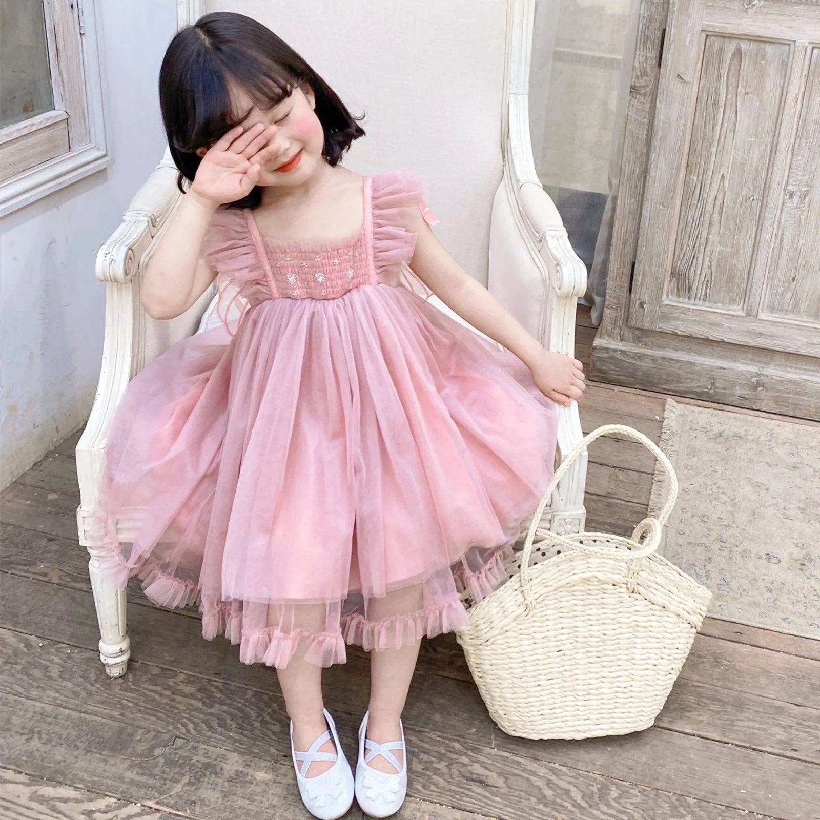 baby girls dreses summer fashion clothes Lotus root pink sweet net yarn dress three-dimensional big bow interesting dress
baby girls dreses summer fashion clothes Lotus root pink sweet net yarn dress three-dimensional big bow interesting dress
