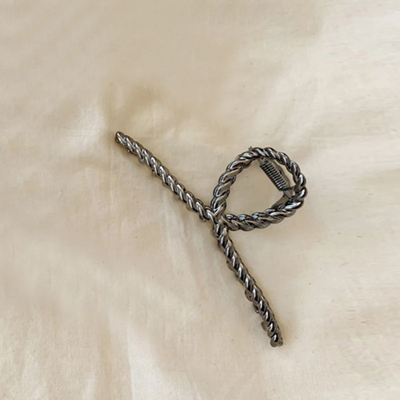 Metal Hair Clip For Women Geometric Hollow Out Hair Claws Half Moon Shape Hairpins Cross Barrettes Girl Hair Accessories
Metal Hair Clip For Women Geometric Hollow Out Hair Claws Half Moon Shape Hairpins Cross Barrettes Girl Hair Accessories