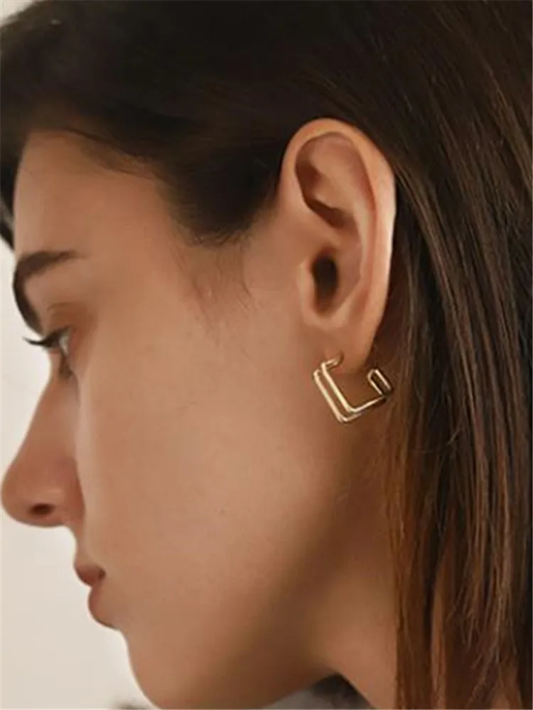YANGLIUJIA Metal Hollow Square Earrings Hip-hop Punk Geometry Retro Earring Girls Birthday Party Wedding Accessories 2021
YANGLIUJIA Metal Hollow Square Earrings Hip-hop Punk Geometry Retro Earring Girls Birthday Party Wedding Accessories 2021