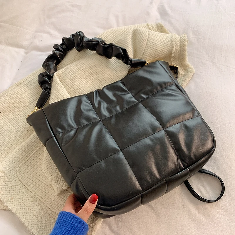 2021 Winter New PU Leather Small Padded Crossbody Shoulder Bag Designer Women Handbag and Purses Quilted Totes Luxury Branded
2021 Winter New PU Leather Small Padded Crossbody Shoulder Bag Designer Women Handbag and Purses Quilted Totes Luxury Branded