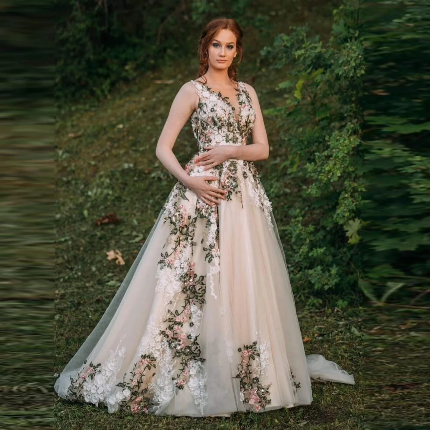 Ivory Floral Forest Wedding Dress New Design Forest Collection Transparent O-neck Sleeveless Evening Dress Long Prom Gowns
Ivory Floral Forest Wedding Dress New Design Forest Collection Transparent O-neck Sleeveless Evening Dress Long Prom Gowns