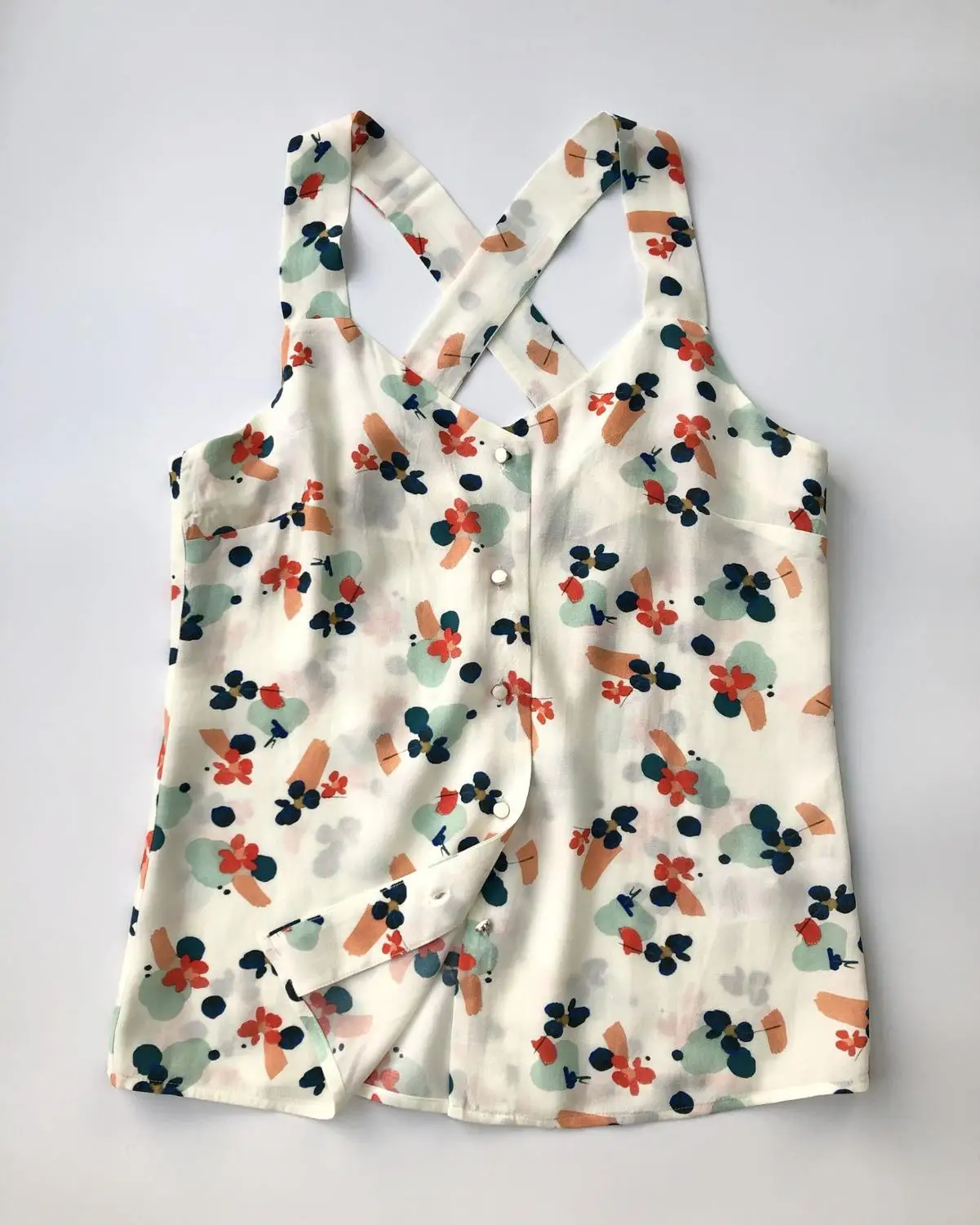 100% Viscose Back Cross Womem's Vest ladies sexy sling casual print sling tank top femle camis clothes
100% Viscose Back Cross Womem's Vest ladies sexy sling casual print sling tank top femle camis clothes
