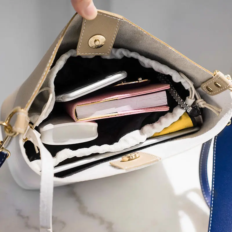 Women's Shoulder Bag Pu Material British Leisure Fashion College Style Large Capacity High Quality Design Messenger Bag
Women's Shoulder Bag Pu Material British Leisure Fashion College Style Large Capacity High Quality Design Messenger Bag