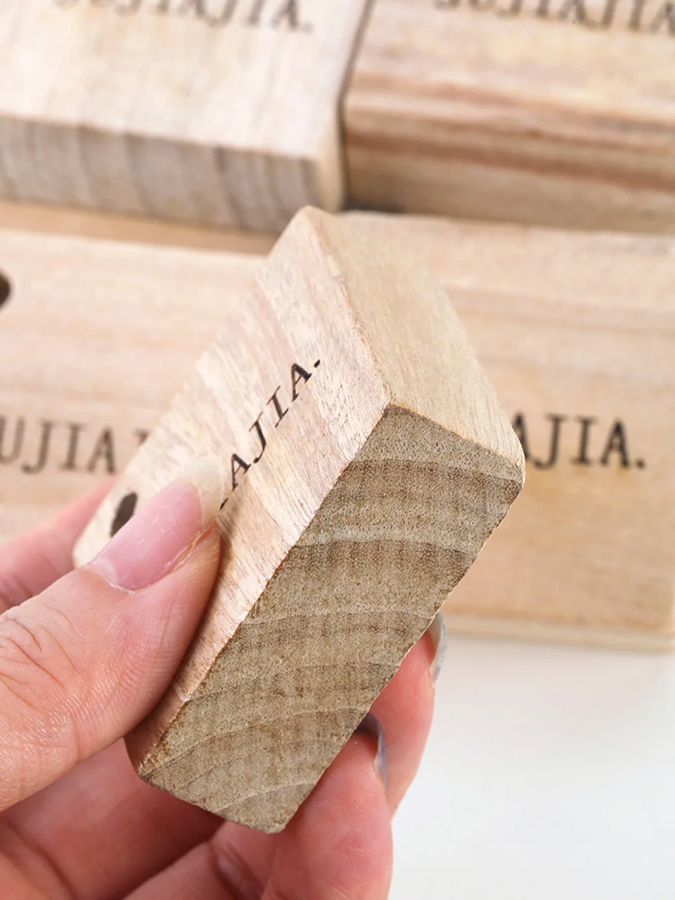 Home Wardrobe Fragrant Camphor Wood Square Block Wardrobe Shoe Cabinet Clothes Insect Repellent Mothproof Moistureproof Mothball
Home Wardrobe Fragrant Camphor Wood Square Block Wardrobe Shoe Cabinet Clothes Insect Repellent Mothproof Moistureproof Mothball