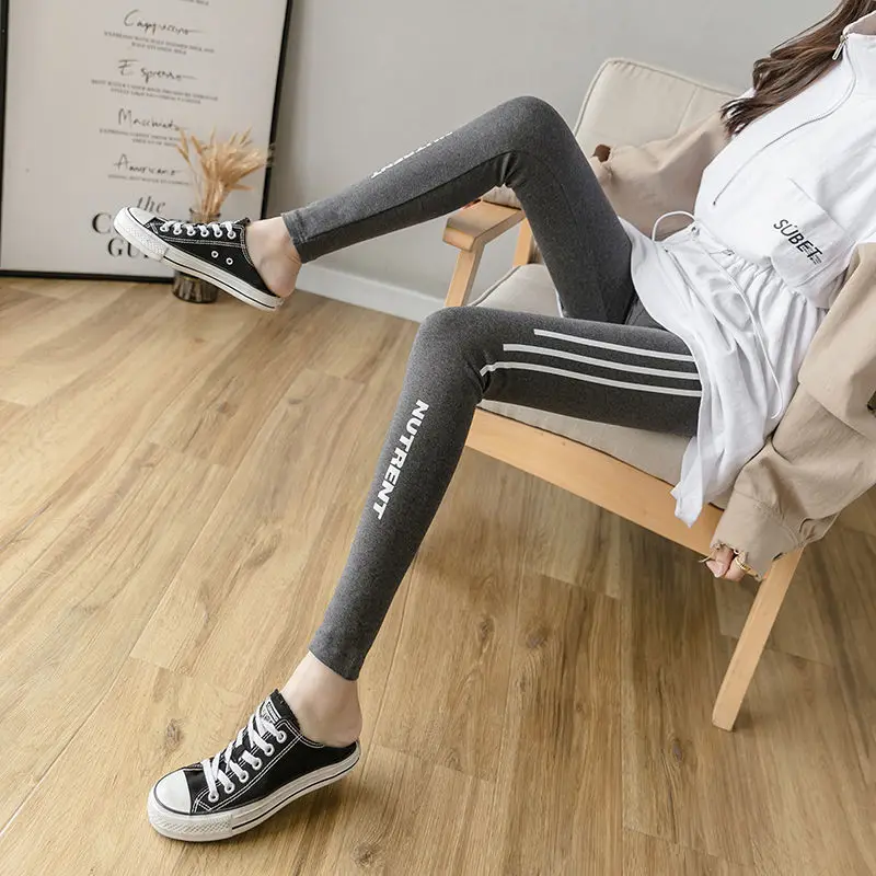 LZMONE Spring New Korean Version High Waist Fashion Vertical Stripe Pencil Wear Leggings Wear Giant Thin
LZMONE Spring New Korean Version High Waist Fashion Vertical Stripe Pencil Wear Leggings Wear Giant Thin