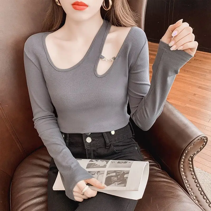 Women T-shirt Autumn new design slide collar hollow tender slim short solid color T-shirt long-sleeved jacket female clothing
Women T-shirt Autumn new design slide collar hollow tender slim short solid color T-shirt long-sleeved jacket female clothing