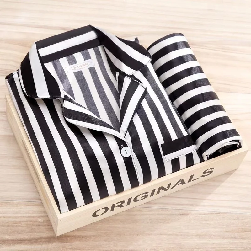 Pajamas for Women New Summer Silk Pyjamas Korean Zebra Print Pijamas Spring Plus Size Casual Lapel Sleepwear Stripe Home Suit
Pajamas for Women New Summer Silk Pyjamas Korean Zebra Print Pijamas Spring Plus Size Casual Lapel Sleepwear Stripe Home Suit
