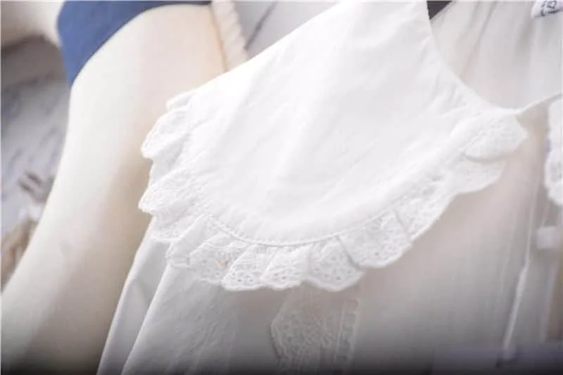 Japanese Soft Girl Shirts Women Blouses Sen Female Small Fresh Lace Stitching Doll Collar Loose Long-sleeved White Shirt Top
Japanese Soft Girl Shirts Women Blouses Sen Female Small Fresh Lace Stitching Doll Collar Loose Long-sleeved White Shirt Top