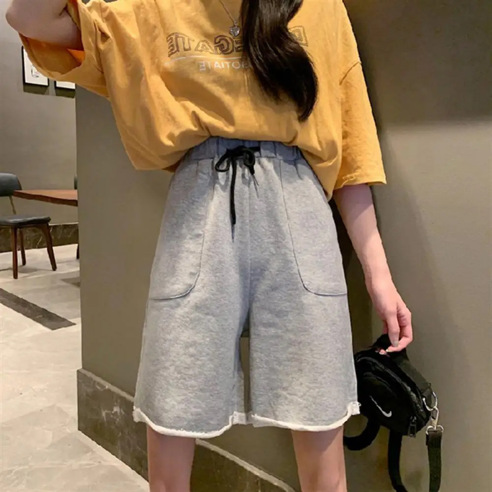 2021 Vintage Half Length Denim Shorts For Women Summer Casual Straight Wide-leg Loose Drawstring Cotton Fifth Pants Shorts
2021 Vintage Half Length Denim Shorts For Women Summer Casual Straight Wide-leg Loose Drawstring Cotton Fifth Pants Shorts