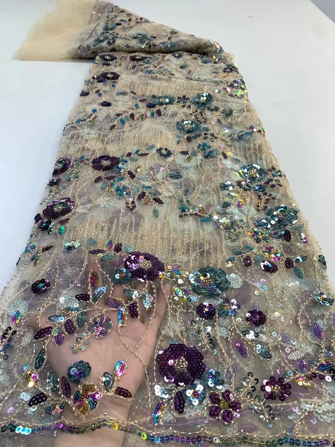 Latest African Sequins Lace Fabric 2022 High Quality Nigerian For Women Party Embroidery Swiss French Bead Tulle Lace Fabric
Latest African Sequins Lace Fabric 2022 High Quality Nigerian For Women Party Embroidery Swiss French Bead Tulle Lace Fabric