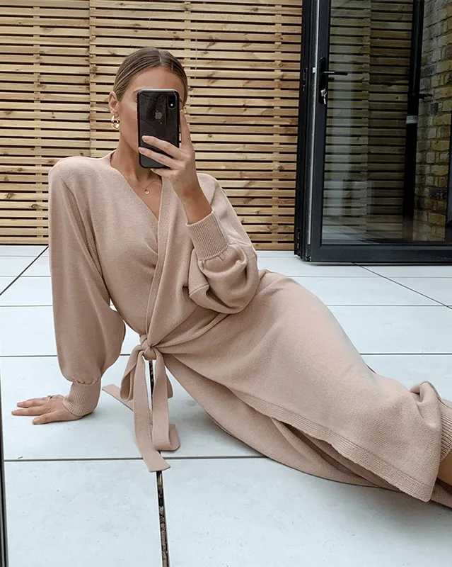 2021 NEW Solid Color Lady sexy V-Neck long women's sweater robe home Sweater Wrap Dress Elegant Women Knit Cardigan Dress
2021 NEW Solid Color Lady sexy V-Neck long women's sweater robe home Sweater Wrap Dress Elegant Women Knit Cardigan Dress
