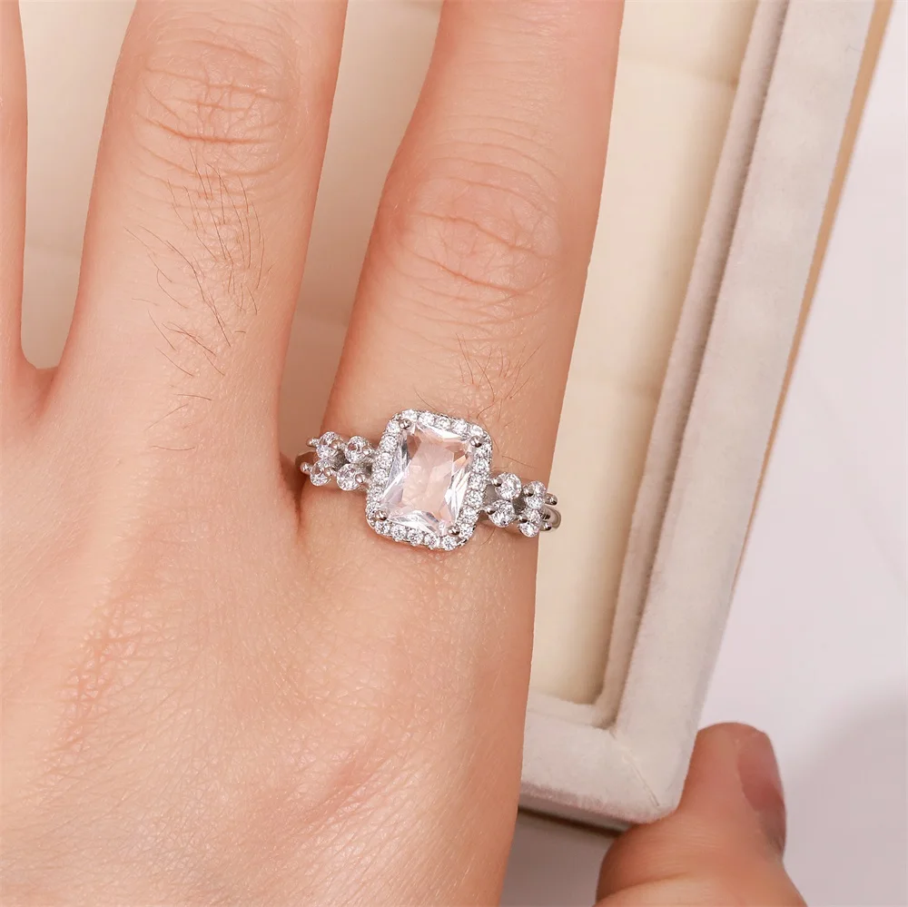 Best-selling Europe and the United States S925 silver wedding ring Light zircon ms square crystal jewelry luxury gifts
Best-selling Europe and the United States S925 silver wedding ring Light zircon ms square crystal jewelry luxury gifts
