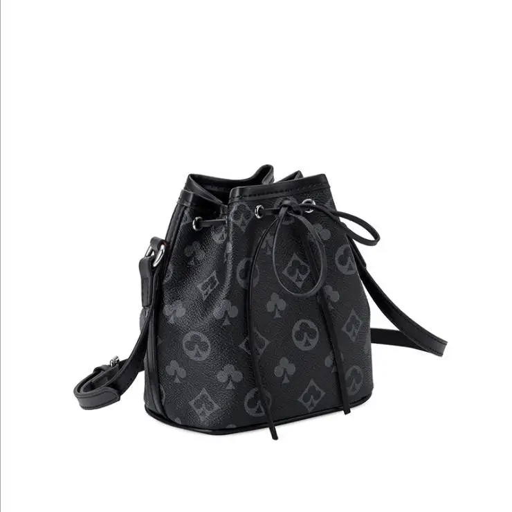 Bucket Bag European and American Presbyopic Shoulder Bag Ladies Simple Commuter Large Capacity Messenger Bag Female Large Bag
Bucket Bag European and American Presbyopic Shoulder Bag Ladies Simple Commuter Large Capacity Messenger Bag Female Large Bag