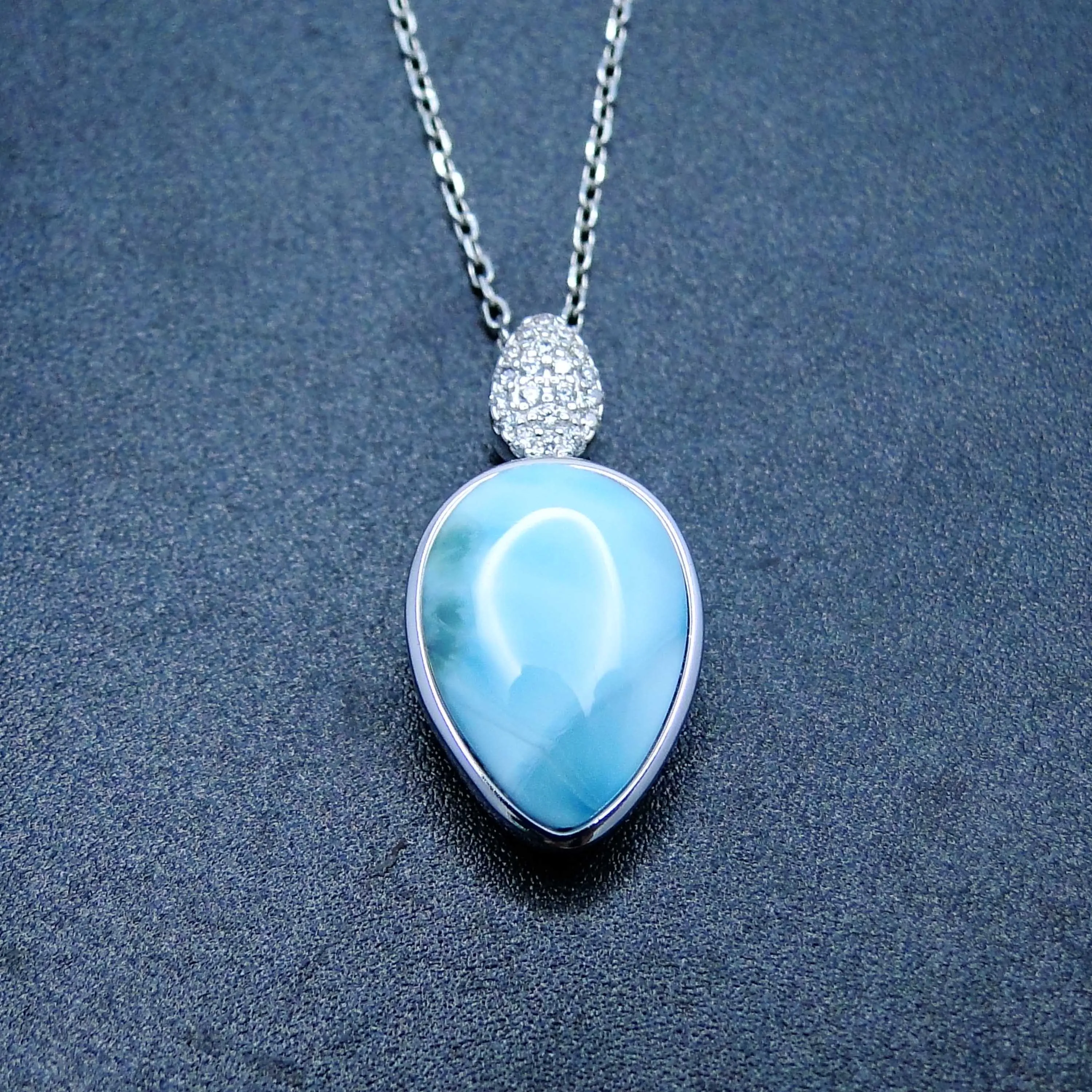 Hot Selling 925 Sterling Silver Natural Dominica Larimar Drop Pendant Necklace For Gift
Hot Selling 925 Sterling Silver Natural Dominica Larimar Drop Pendant Necklace For Gift